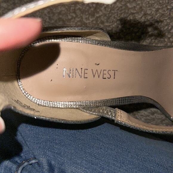 Nine West silver heels - size 7.5M - Picture 4 of 5